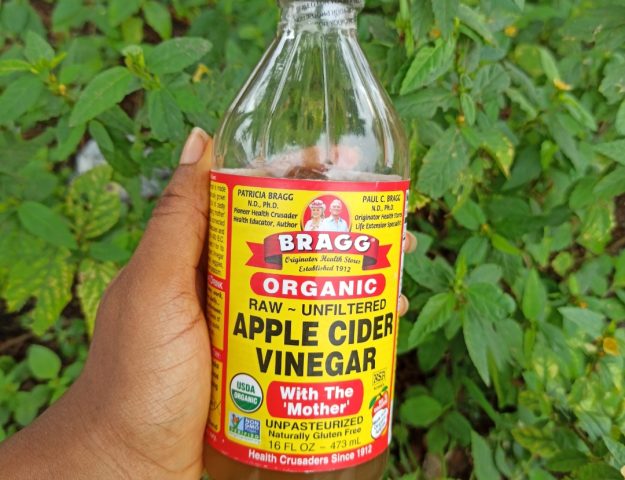 Get Rid of Itchy Synthetic Hair With This Apple Cider Vinegar Rinse Method